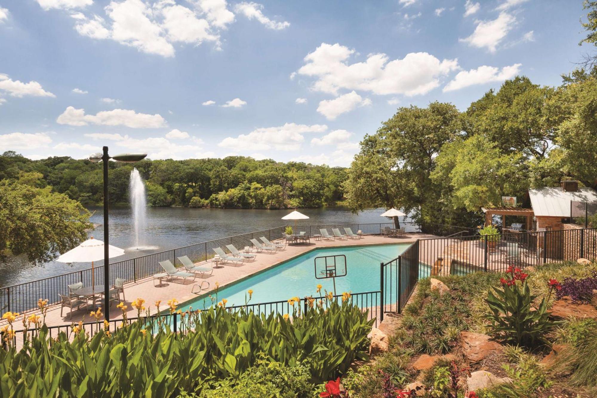 Hilton Dfw Lakes Executive Conference Center Grapevine Exterior photo
