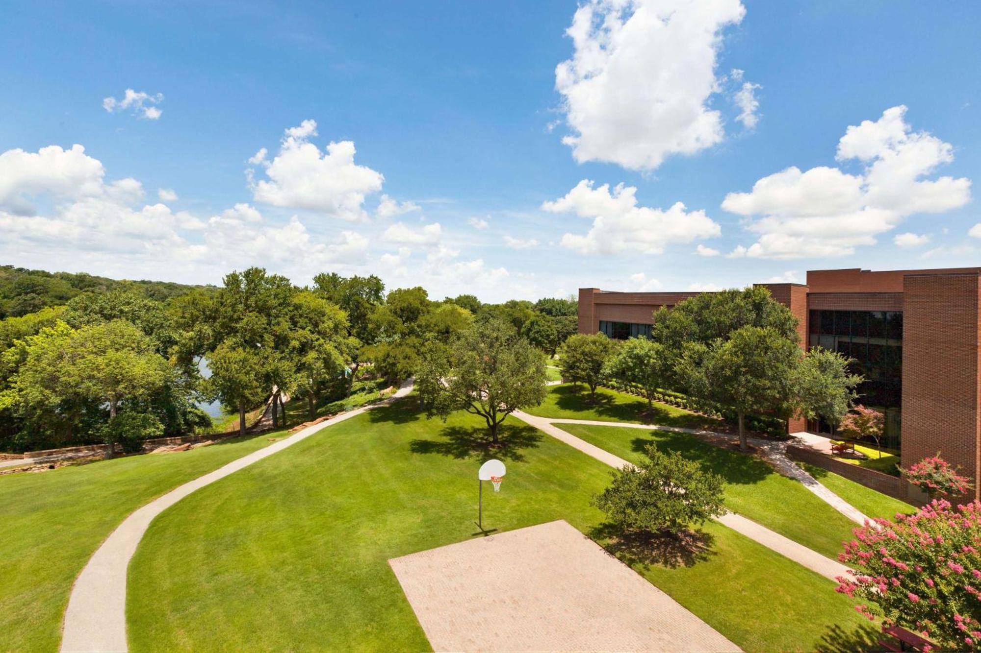 Hilton Dfw Lakes Executive Conference Center Grapevine Exterior photo